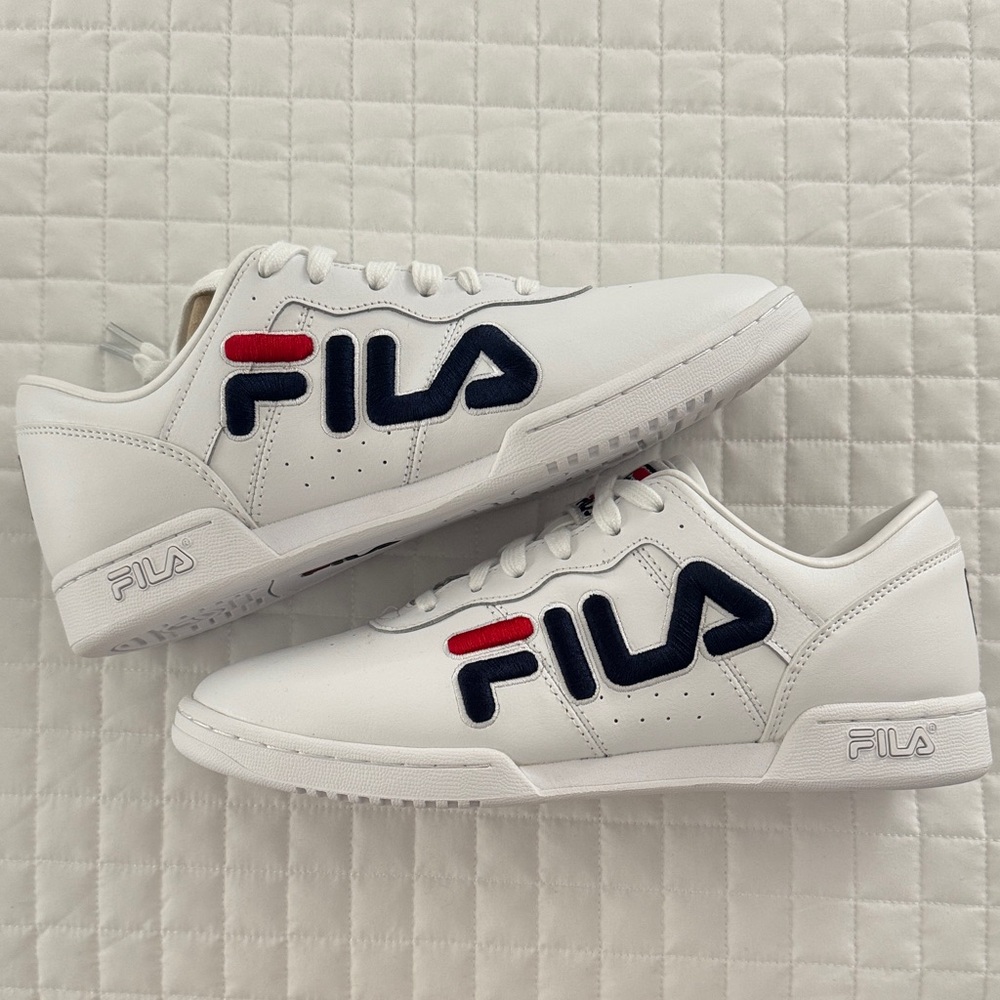 Fila Womens White and Navy Sneakers